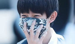 王源恋情吃瓜爆料视频,甜蜜互动引网友热议，瓜王揭秘明星私生活